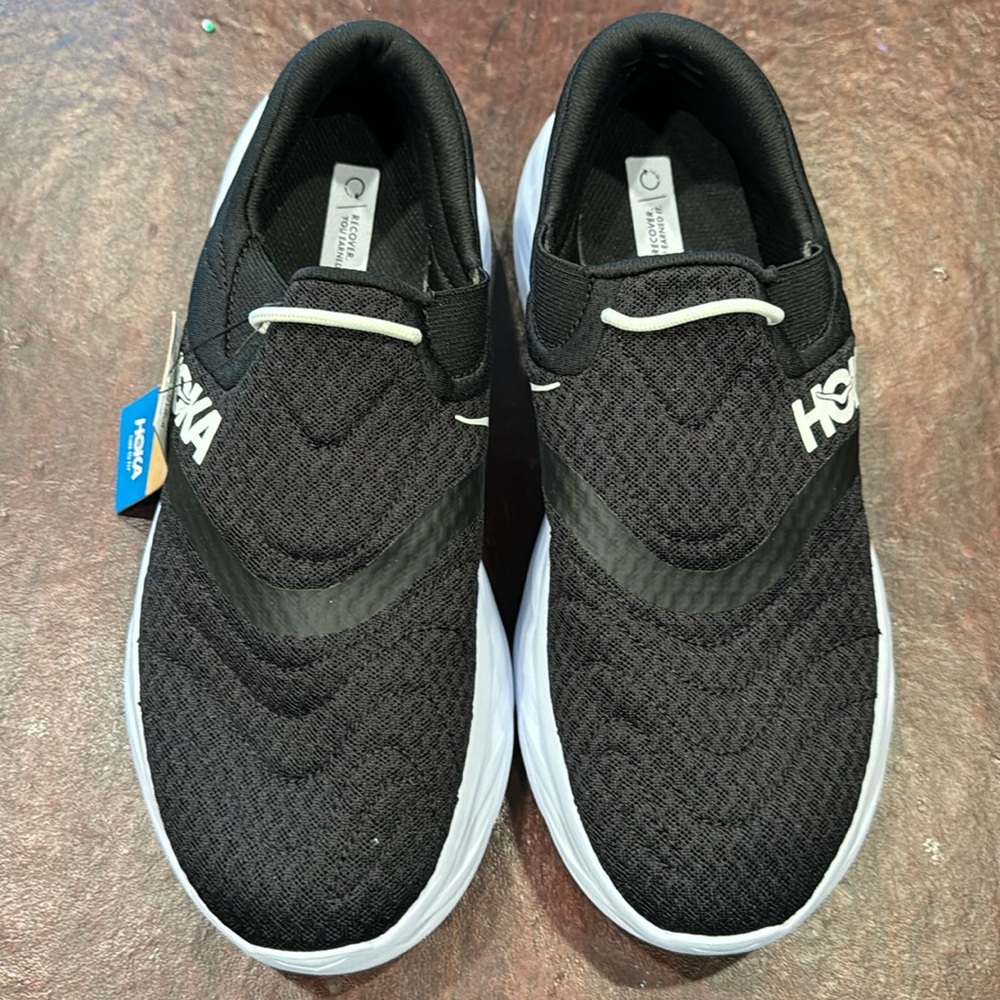 NWT NIBag W ORA recovery shoes 2 Size 10.